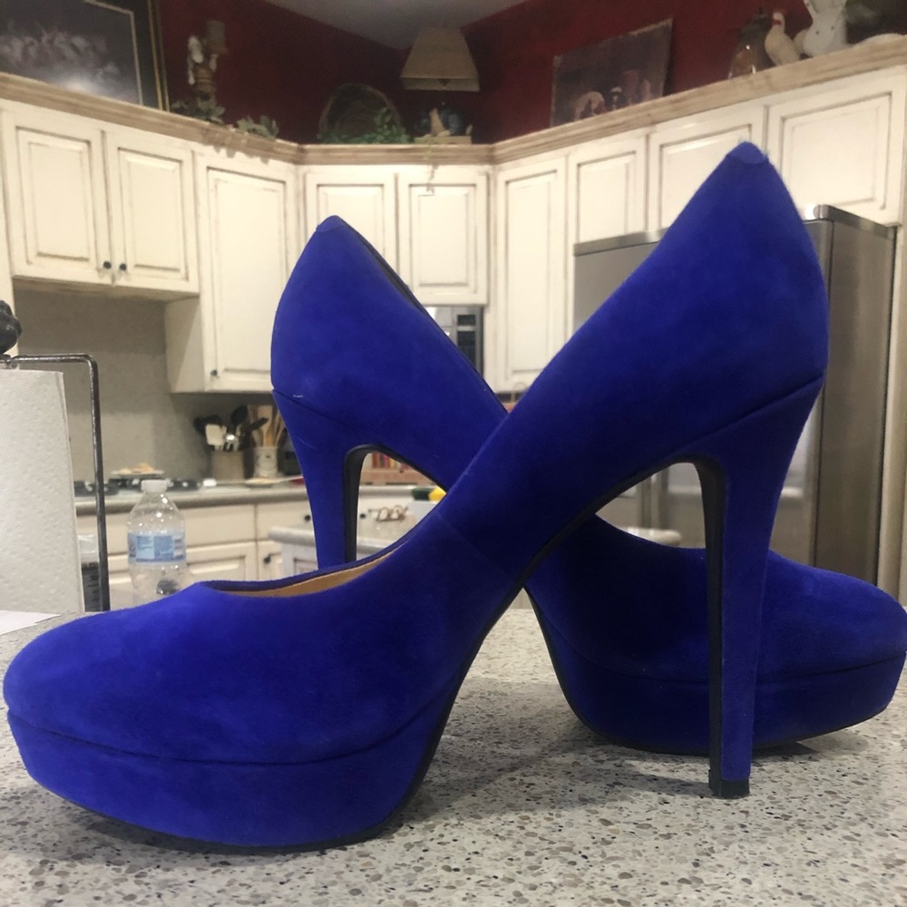 Gianni Bini Cobalt Blue Heels